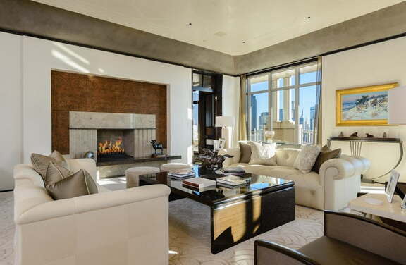 1470356950-penthouse 0805bus 51918166 712378